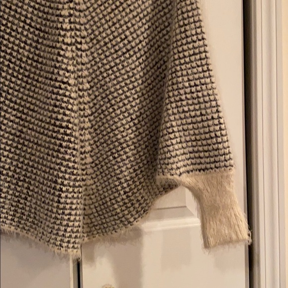 Buttery soft black and creme poncho - Picture 3 of 5